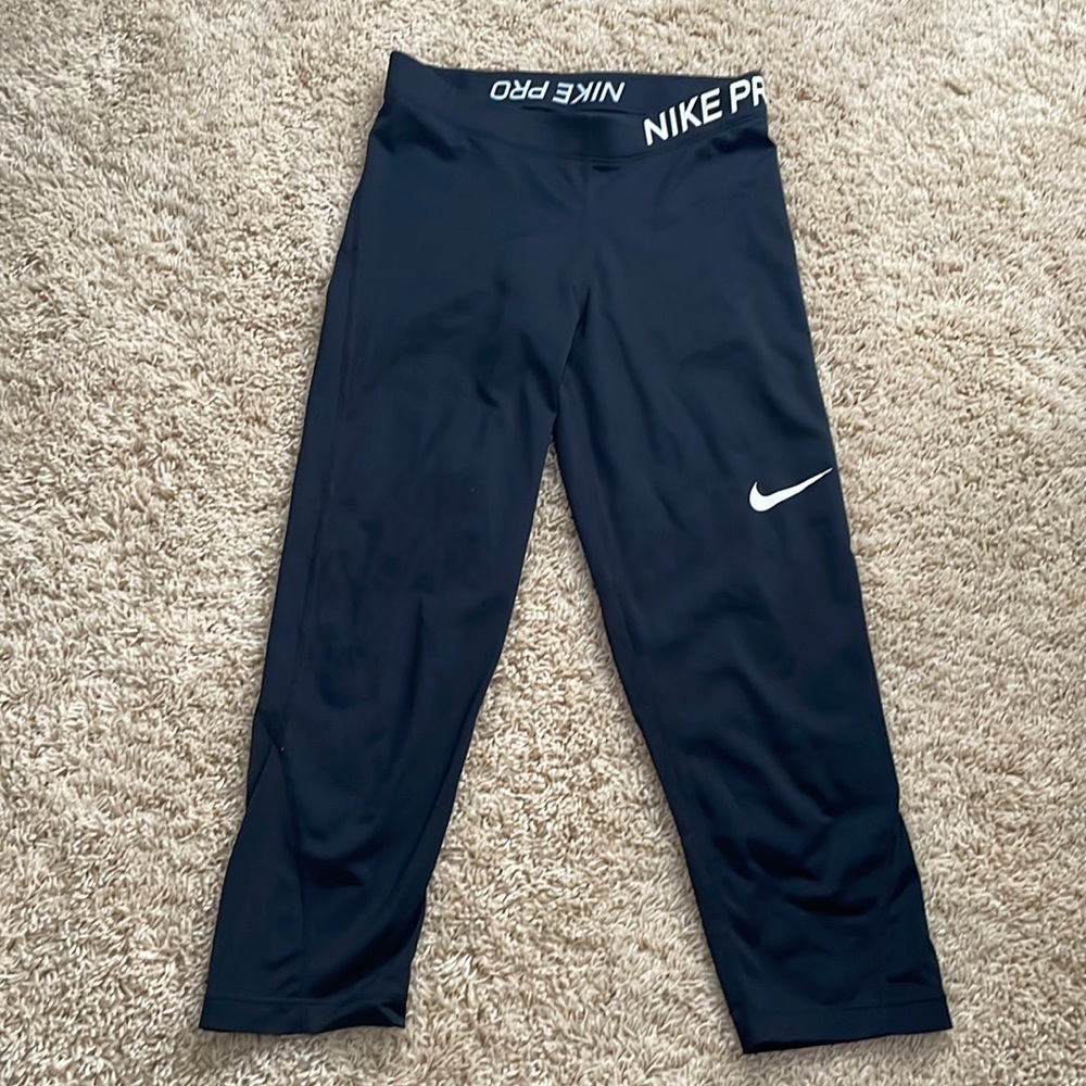 Small Nike dri-fit cropped leggings
